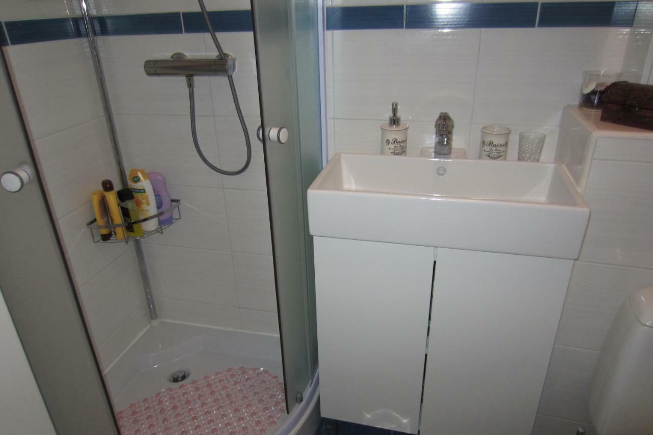 Apartman Valinor Miholascica Экстерьер фото