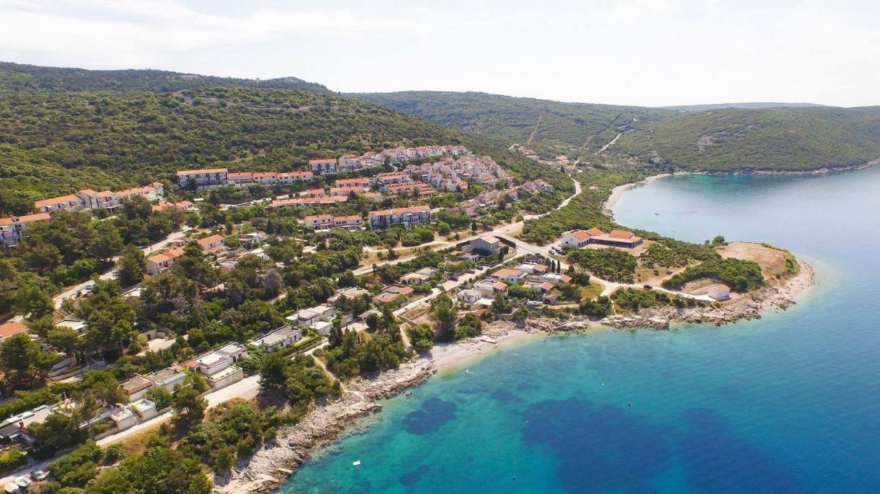 Apartman Valinor Miholascica Экстерьер фото